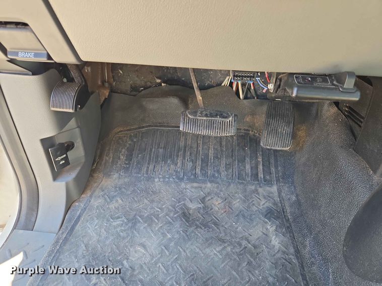 image for item EW0436 2005 Ford F150 Ext. Cab pickup truck