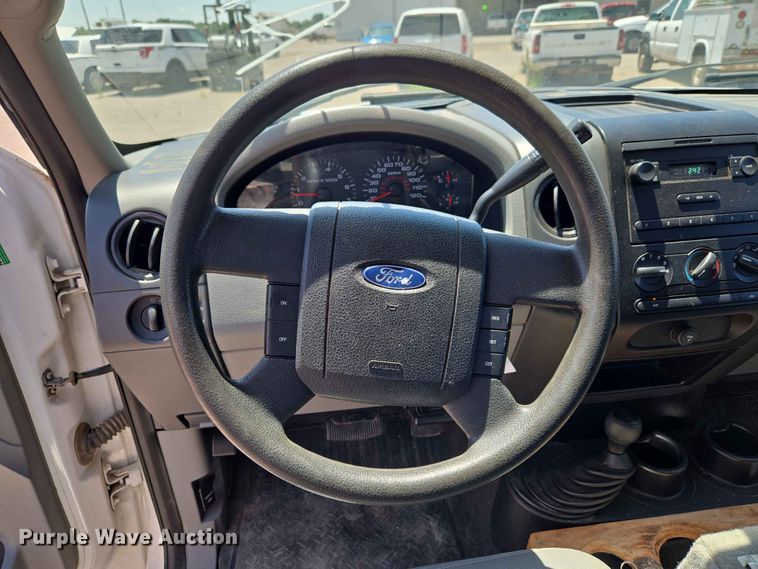image for item EW0436 2005 Ford F150 Ext. Cab pickup truck
