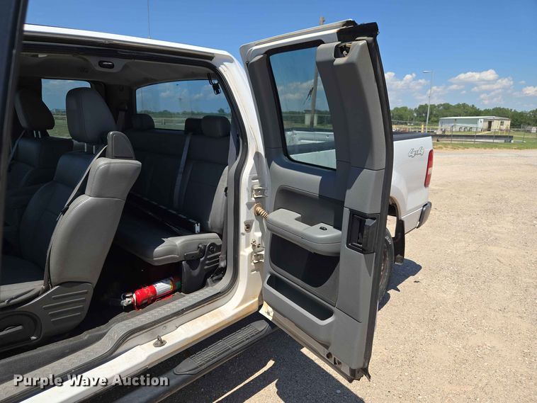 image for item EW0436 2005 Ford F150 Ext. Cab pickup truck