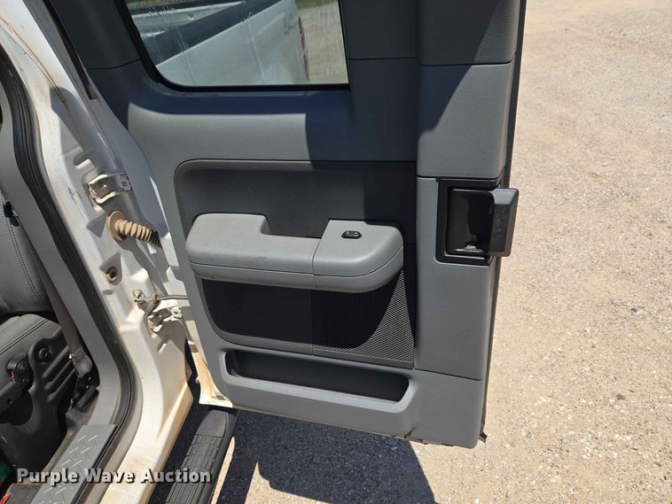 image for item EW0436 2005 Ford F150 Ext. Cab pickup truck