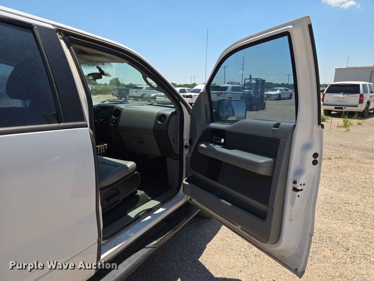 image for item EW0436 2005 Ford F150 Ext. Cab pickup truck