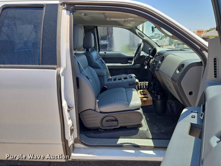 image for item EW0436 2005 Ford F150 Ext. Cab pickup truck