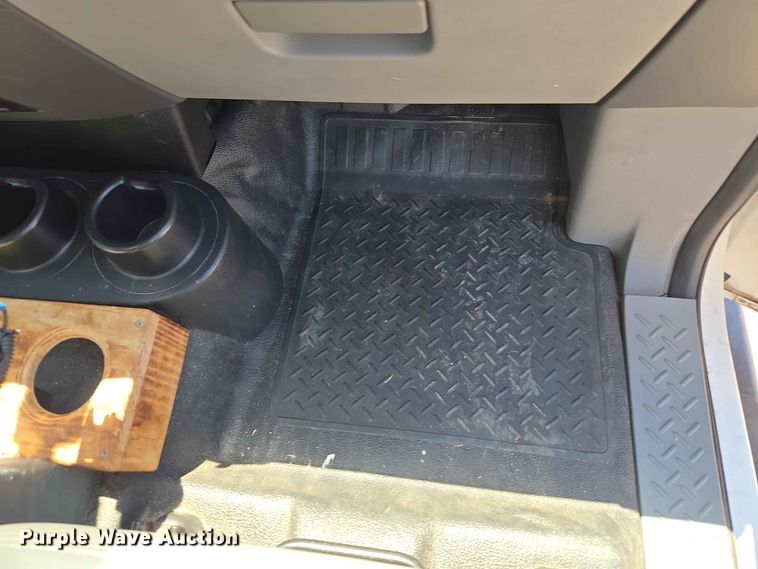 image for item EW0436 2005 Ford F150 Ext. Cab pickup truck