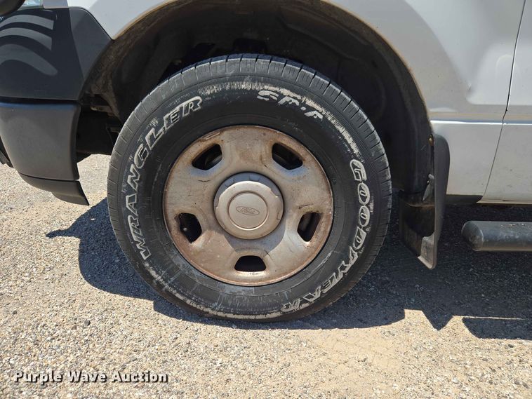 image for item EW0436 2005 Ford F150 Ext. Cab pickup truck