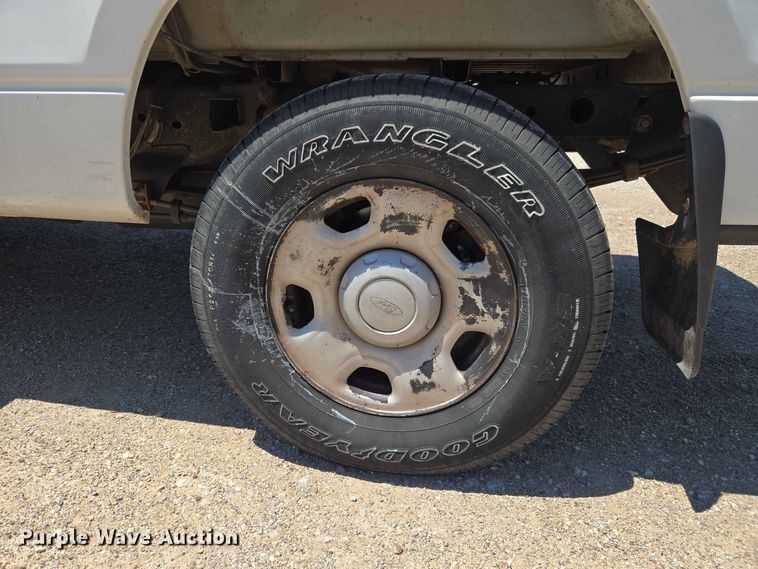 image for item EW0436 2005 Ford F150 Ext. Cab pickup truck
