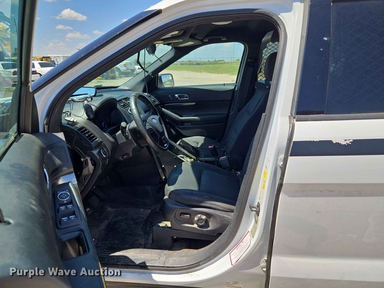 image for item EW0437 2017 Ford Explorer Police SUV
