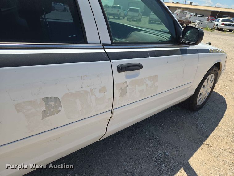 image for item EW0438 2007 Ford Crown Victoria Police Inetceptor 