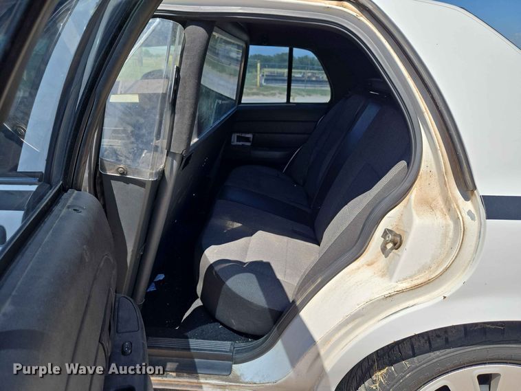 image for item EW0438 2007 Ford Crown Victoria Police Inetceptor 