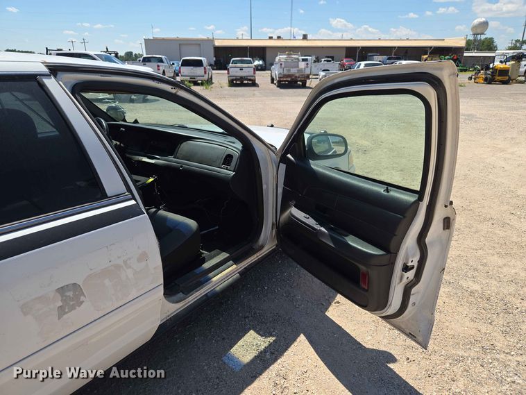 image for item EW0438 2007 Ford Crown Victoria Police Inetceptor 