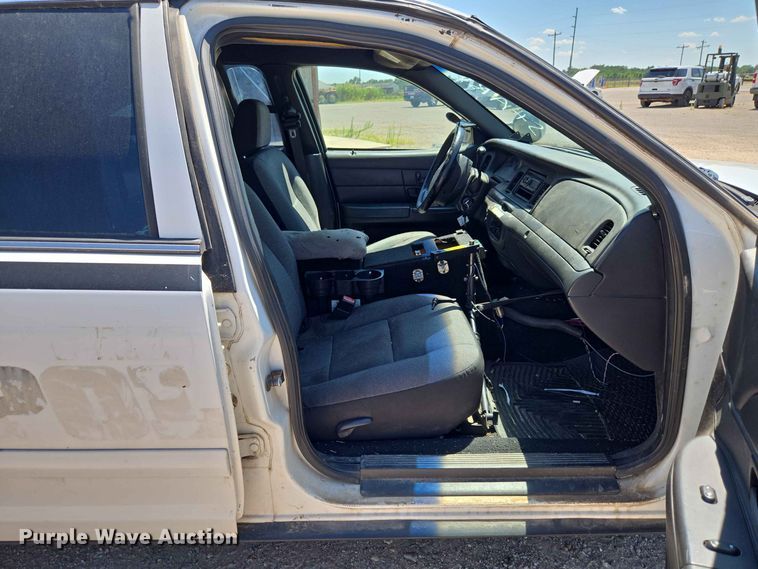 image for item EW0438 2007 Ford Crown Victoria Police Inetceptor 