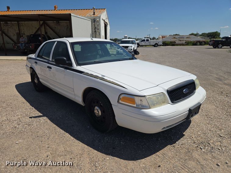 image for item EW0439 2010 Ford Crown Victoria Police Interceptor 