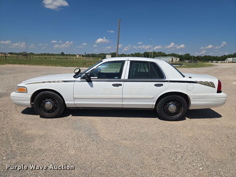 image for item EW0439 2010 Ford Crown Victoria Police Interceptor 