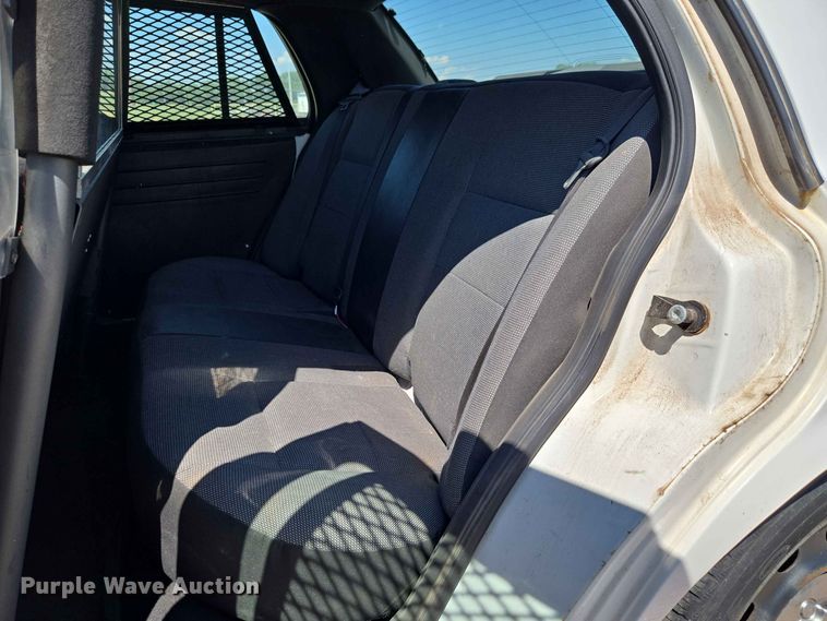 image for item EW0439 2010 Ford Crown Victoria Police Interceptor 