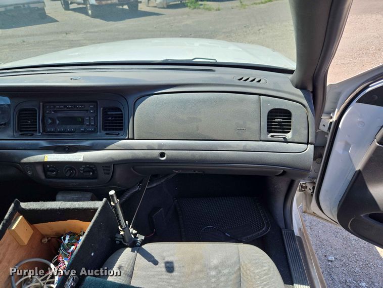 image for item EW0439 2010 Ford Crown Victoria Police Interceptor 