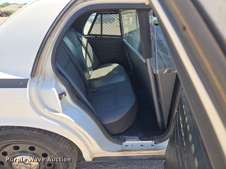 image for item EW0439 2010 Ford Crown Victoria Police Interceptor 