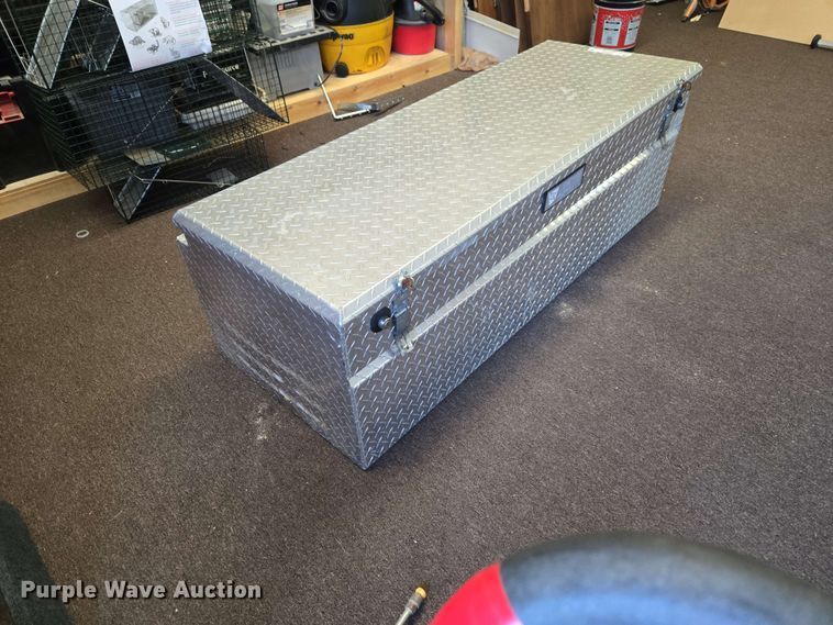 image for item EW0455 Tractor Supply toolbox