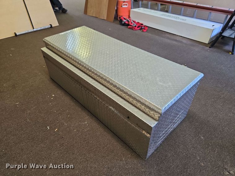 image for item EW0455 Tractor Supply toolbox