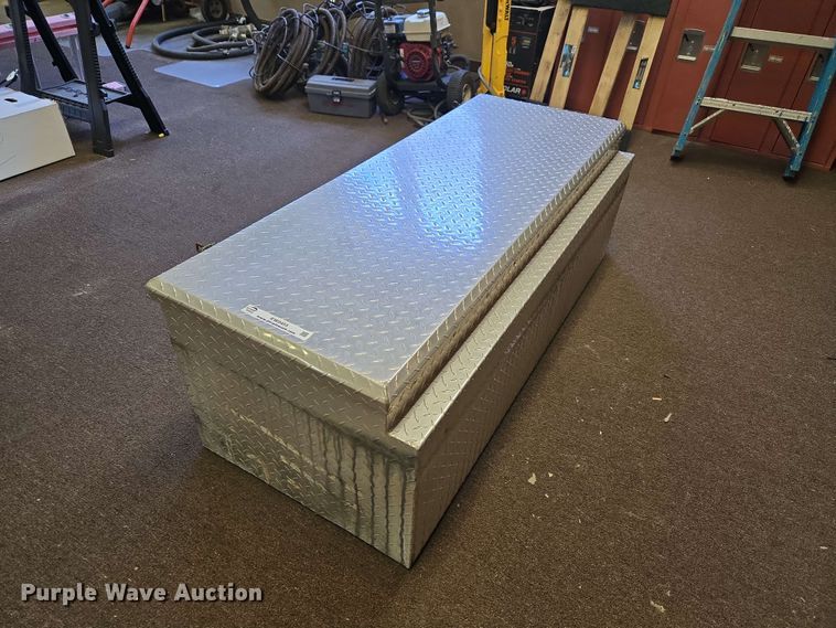 image for item EW0455 Tractor Supply toolbox