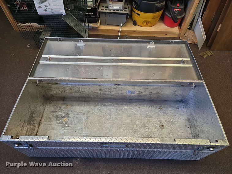 image for item EW0455 Tractor Supply toolbox