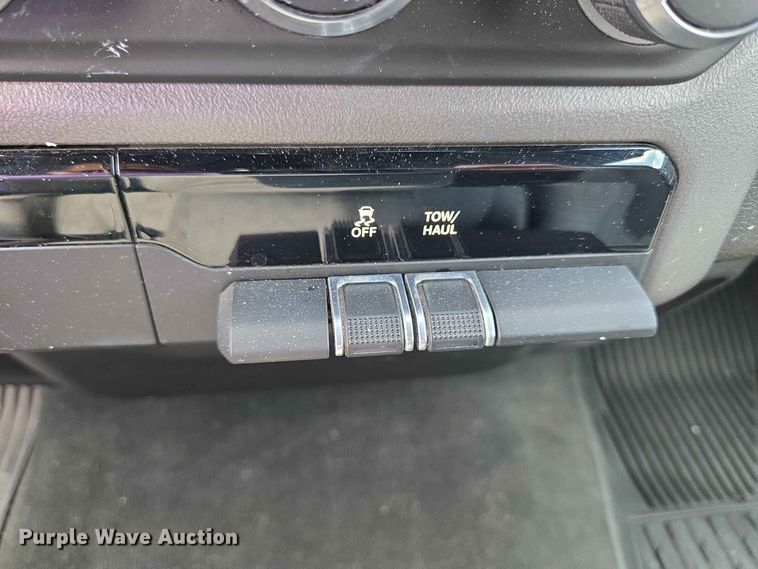 image for item EW0457 2021 RAM 1500 Bighorn Crew Cab pickup truck