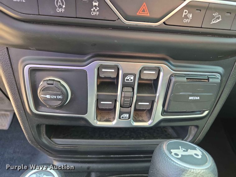 image for item EW0458 2020 Jeep Wrangler Unlimited Sahara SUV