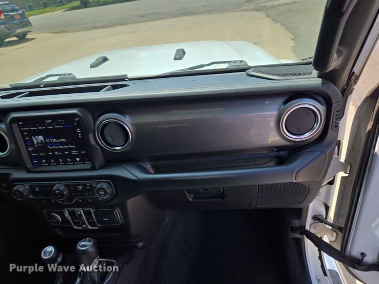 image for item EW0458 2020 Jeep Wrangler Unlimited Sahara SUV
