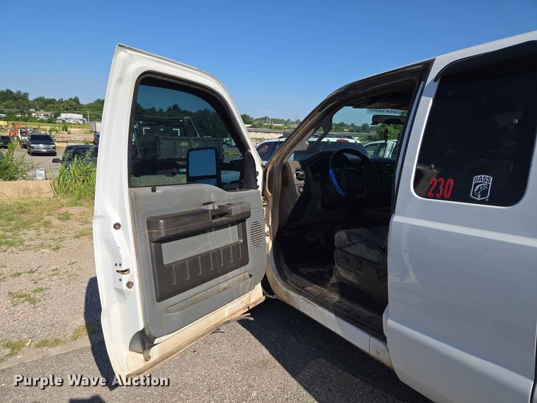 image for item EW0460 2011 Ford F250 Super Duty XL Ext. Cab pickup truck
