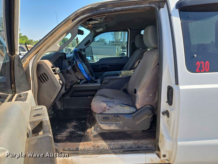 image for item EW0460 2011 Ford F250 Super Duty XL Ext. Cab pickup truck