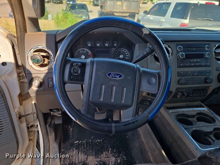 image for item EW0460 2011 Ford F250 Super Duty XL Ext. Cab pickup truck