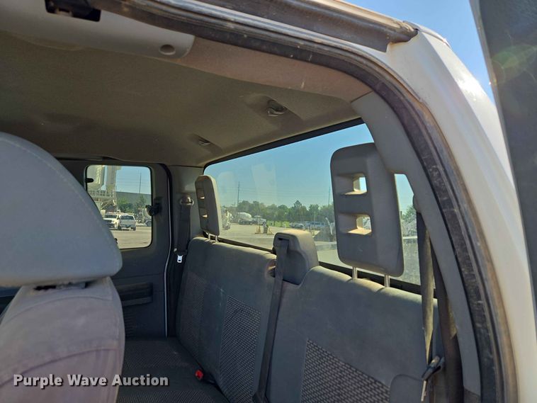 image for item EW0460 2011 Ford F250 Super Duty XL Ext. Cab pickup truck