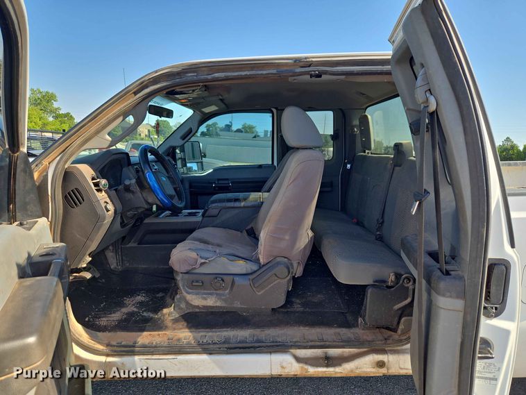 image for item EW0460 2011 Ford F250 Super Duty XL Ext. Cab pickup truck