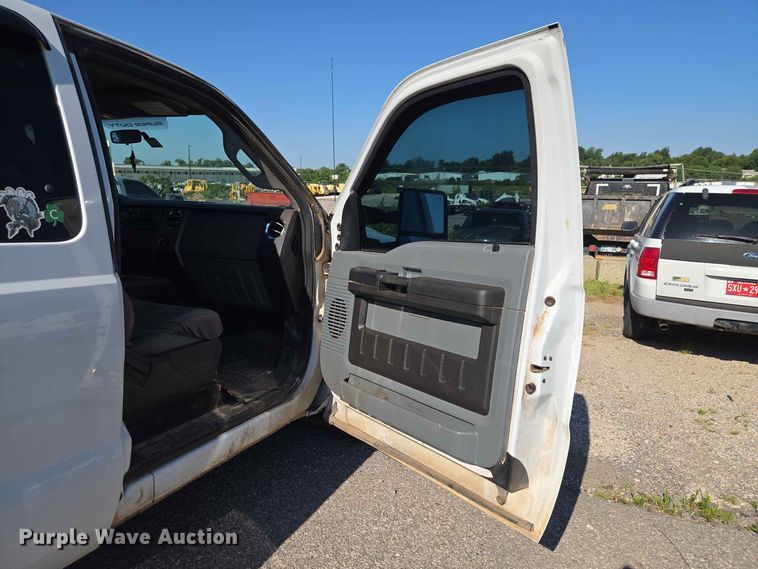 image for item EW0460 2011 Ford F250 Super Duty XL Ext. Cab pickup truck