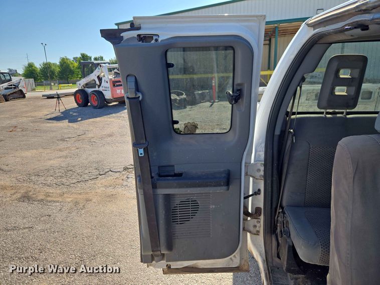 image for item EW0460 2011 Ford F250 Super Duty XL Ext. Cab pickup truck
