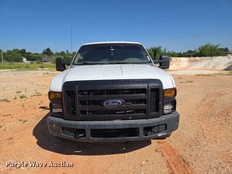 image for item EW0461 2009 Ford F-250 Crew Cab pickup truck