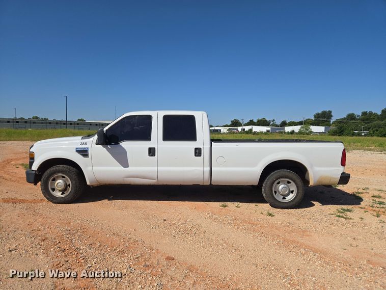image for item EW0461 2009 Ford F-250 Crew Cab pickup truck