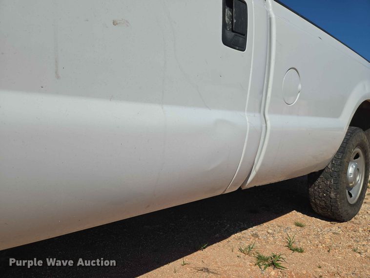 image for item EW0461 2009 Ford F-250 Crew Cab pickup truck
