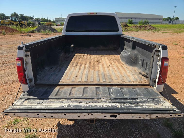 image for item EW0461 2009 Ford F-250 Crew Cab pickup truck