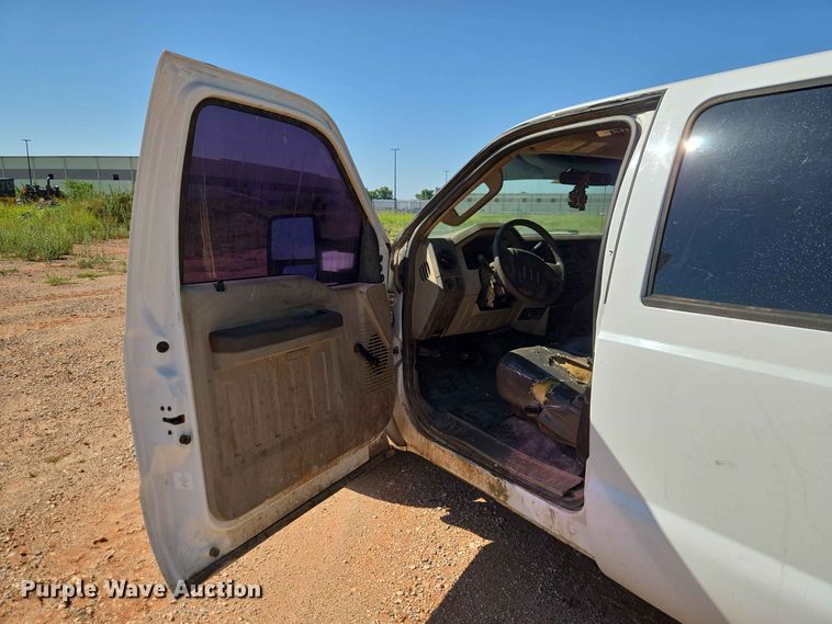 image for item EW0461 2009 Ford F-250 Crew Cab pickup truck