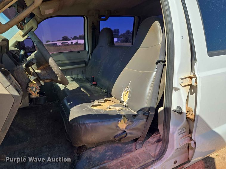 image for item EW0461 2009 Ford F-250 Crew Cab pickup truck
