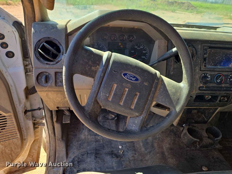 image for item EW0461 2009 Ford F-250 Crew Cab pickup truck
