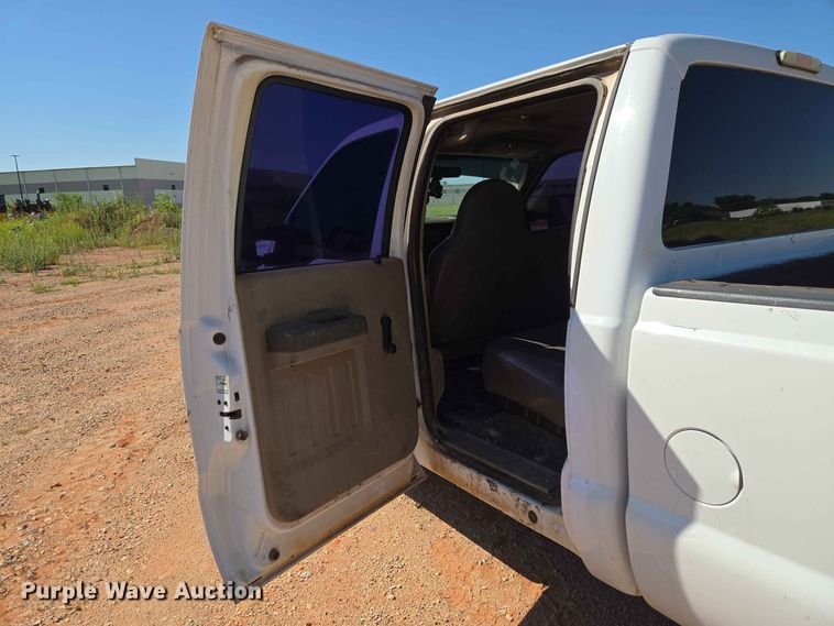 image for item EW0461 2009 Ford F-250 Crew Cab pickup truck