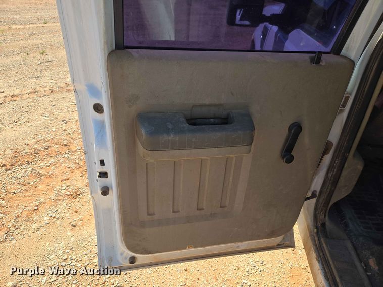image for item EW0461 2009 Ford F-250 Crew Cab pickup truck