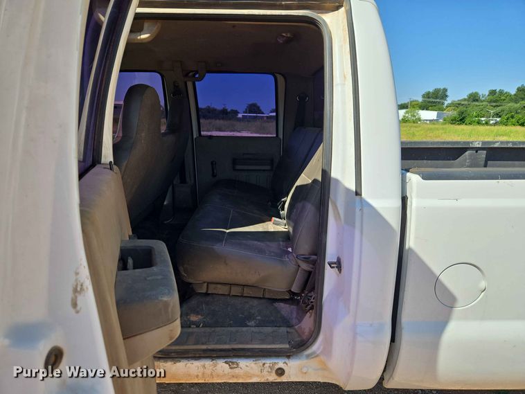 image for item EW0461 2009 Ford F-250 Crew Cab pickup truck
