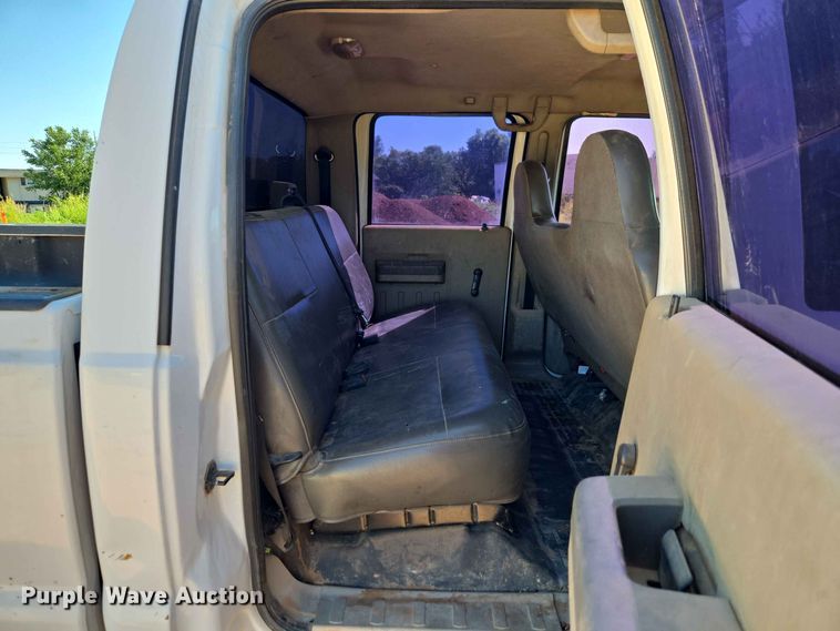 image for item EW0461 2009 Ford F-250 Crew Cab pickup truck