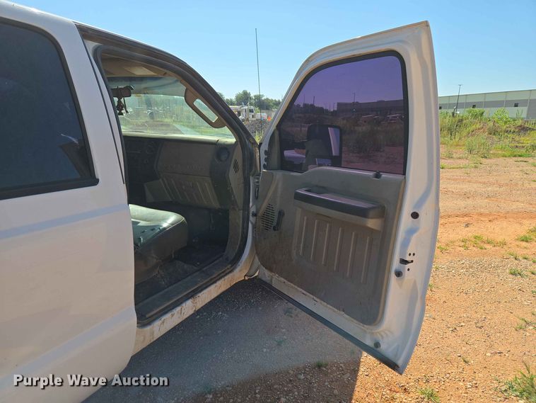 image for item EW0461 2009 Ford F-250 Crew Cab pickup truck