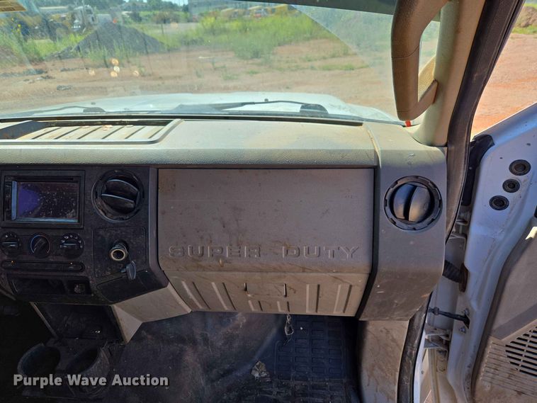 image for item EW0461 2009 Ford F-250 Crew Cab pickup truck