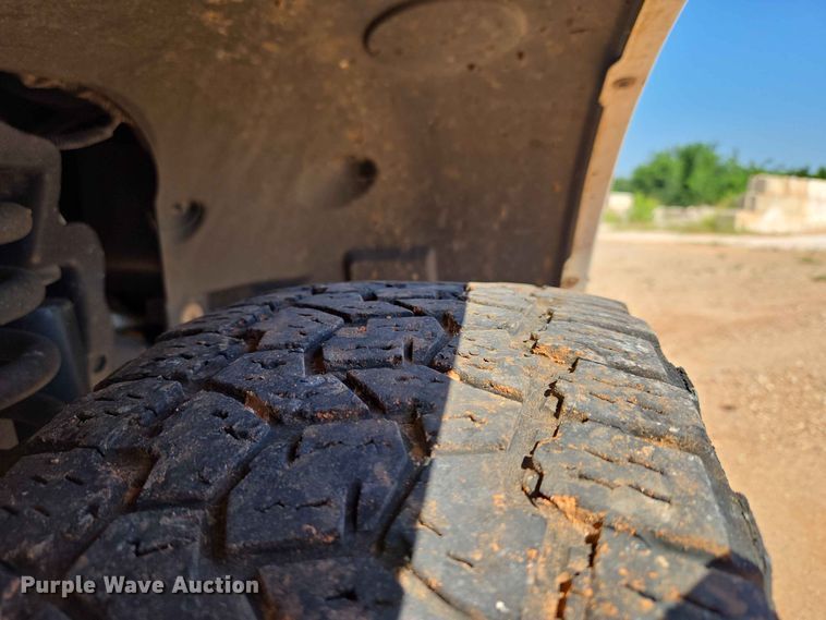image for item EW0461 2009 Ford F-250 Crew Cab pickup truck