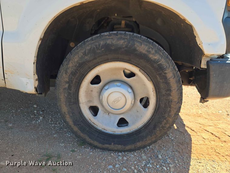 image for item EW0461 2009 Ford F-250 Crew Cab pickup truck