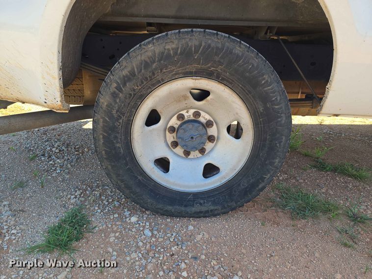 image for item EW0461 2009 Ford F-250 Crew Cab pickup truck