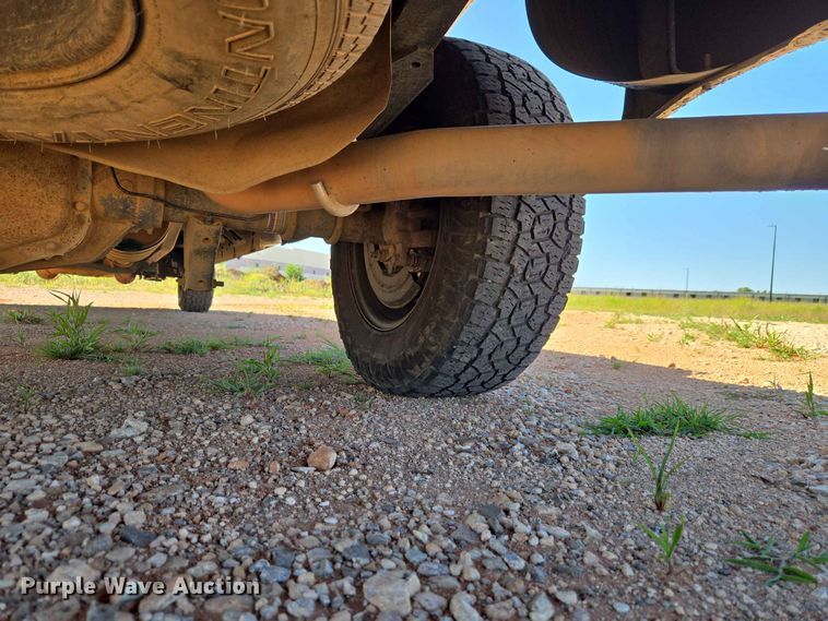 image for item EW0461 2009 Ford F-250 Crew Cab pickup truck